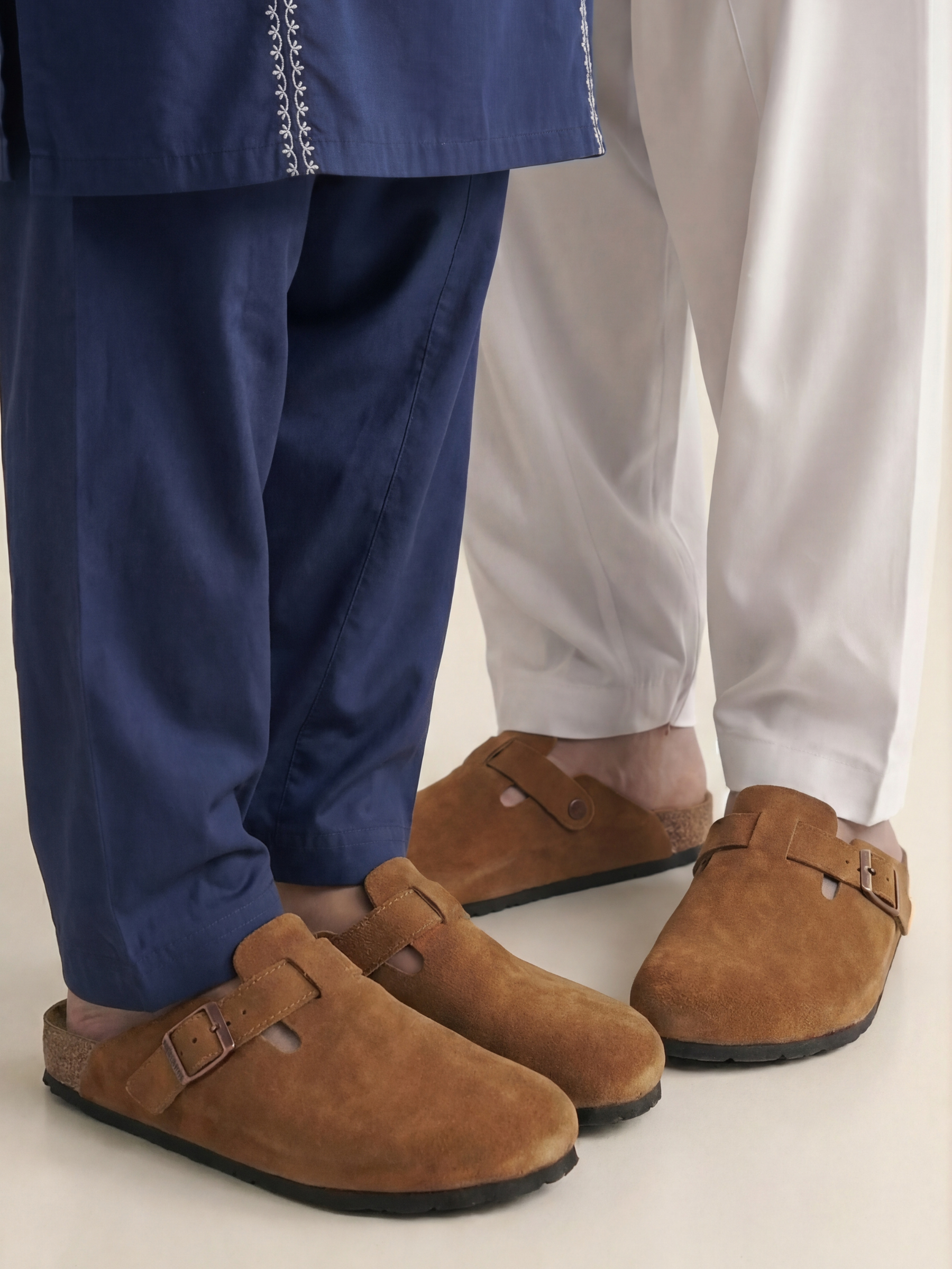 NOIR KHAKI CORK CLOGS