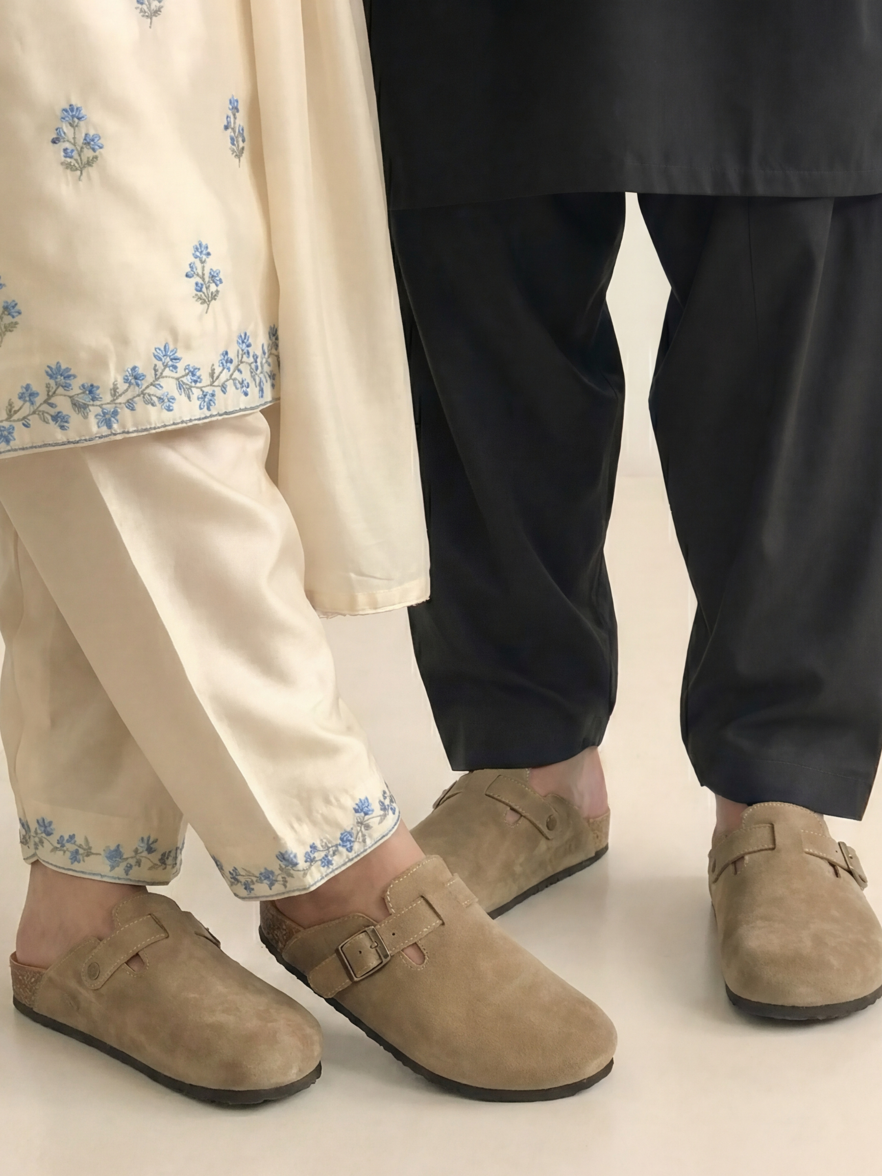 NOIR BEIGE CORK CLOGS
